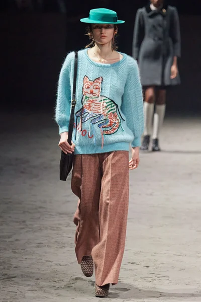 Look 36